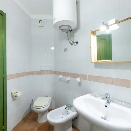 Stylish Mirti Bianchi B4-4 Pers 1 Bedap Apartment Santa Teresa Gallura