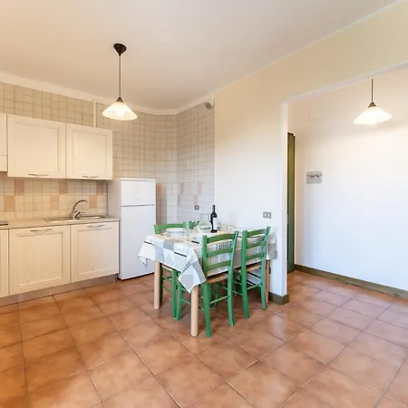 Stylish Mirti Bianchi B4-4 Pers 1 Bedap Apartmán *